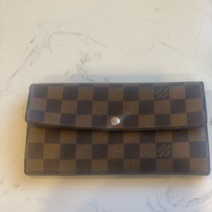Louis Vuitton Sarah wallet in Damier Ebene